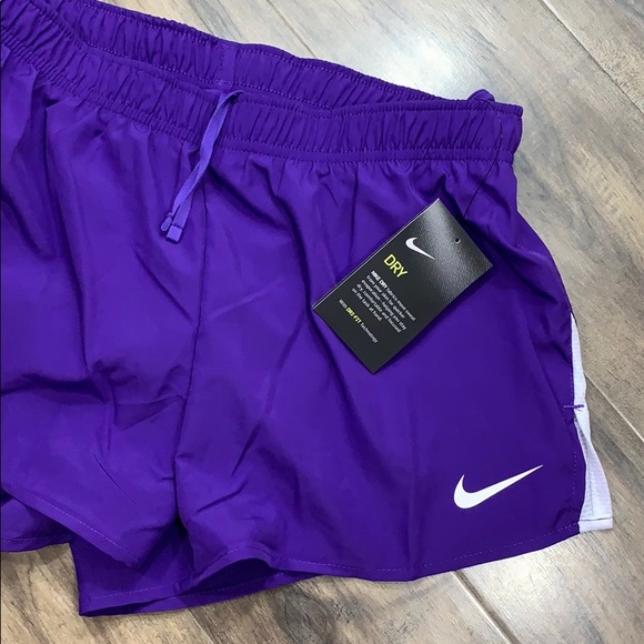 NIKE Women’s running shorts with Dri-Fit Technolog - Picture 2 of 16
